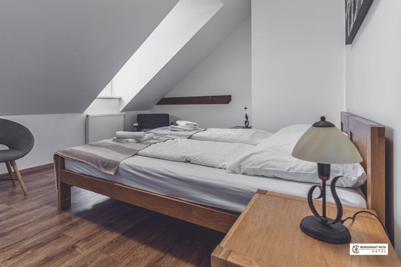 Hotel Nemojansky Mlyn Nemojany Buitenkant foto