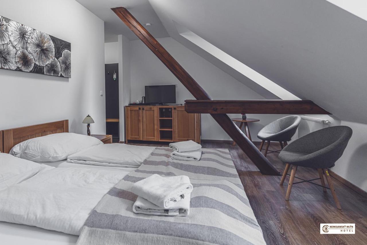 Hotel Nemojansky Mlyn Nemojany Buitenkant foto