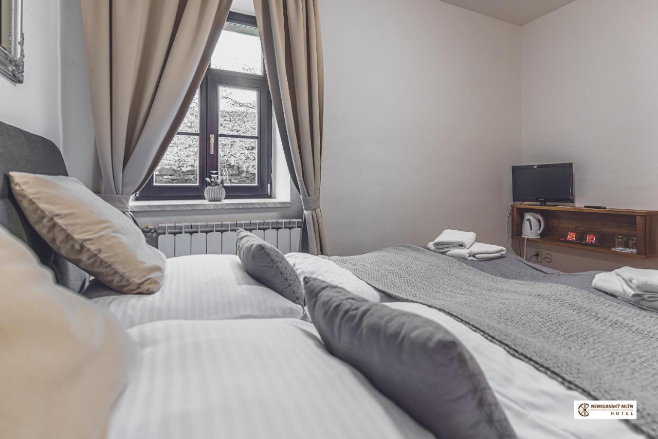 Hotel Nemojansky Mlyn Nemojany Buitenkant foto
