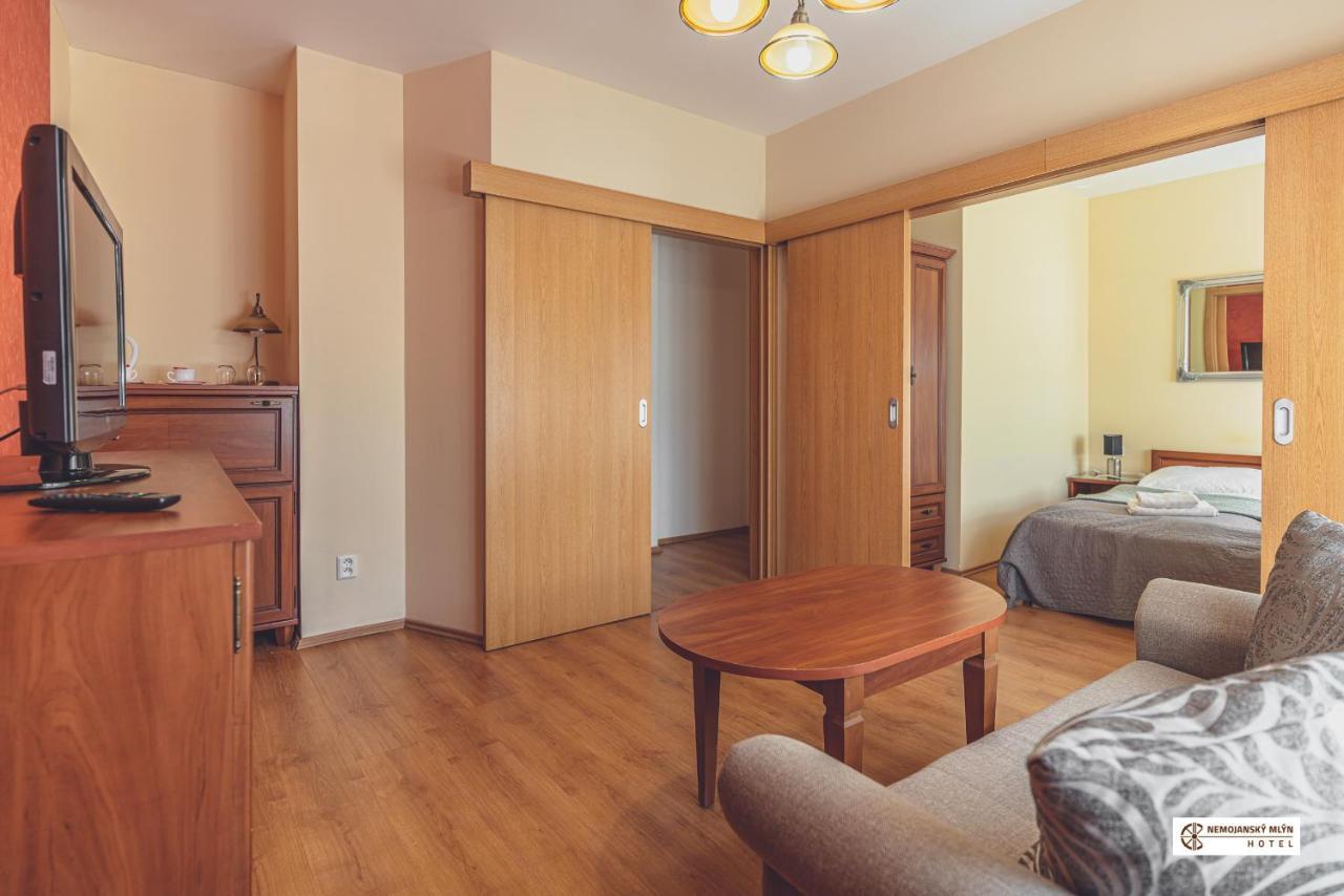 Hotel Nemojansky Mlyn Nemojany Buitenkant foto
