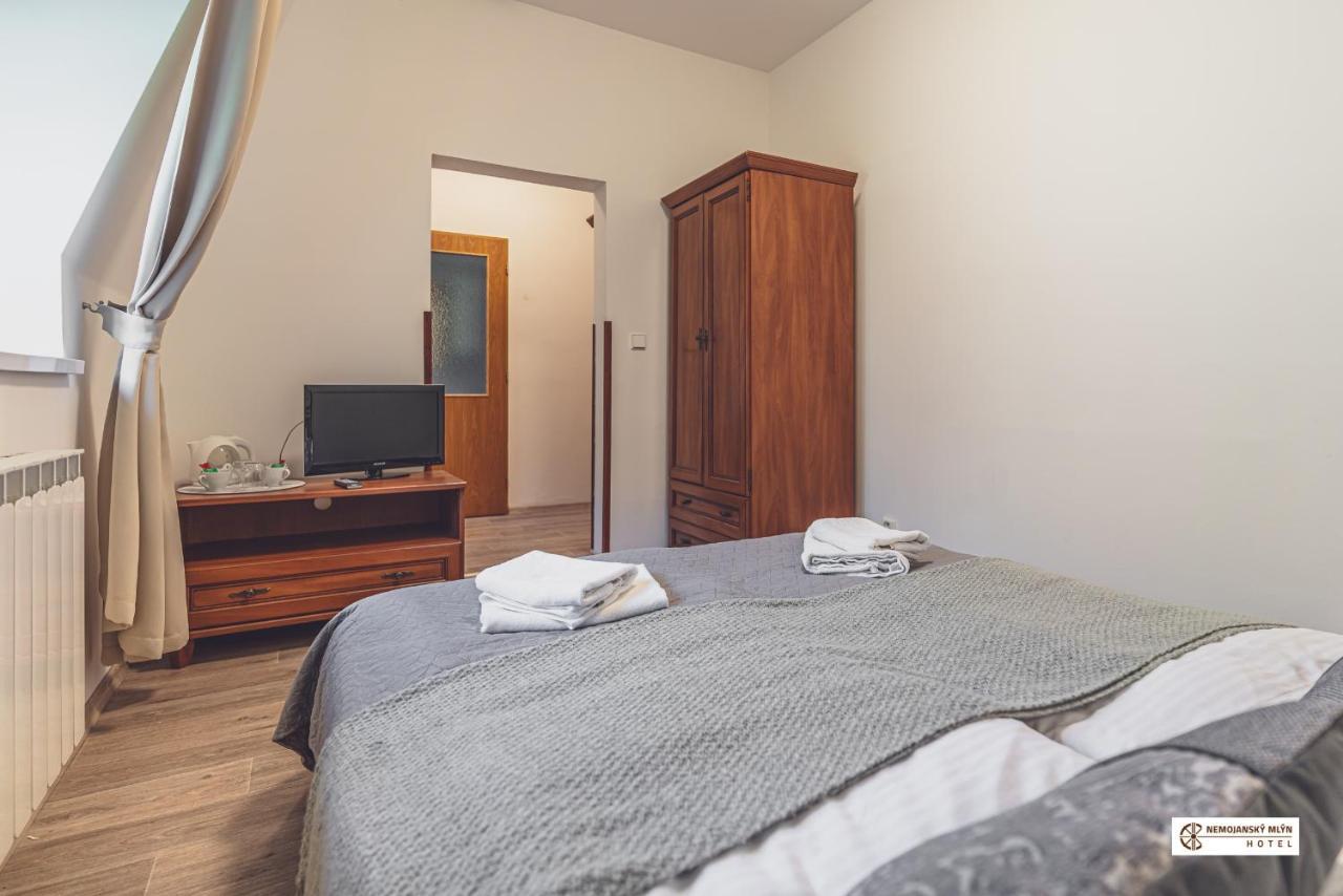 Hotel Nemojansky Mlyn Nemojany Buitenkant foto
